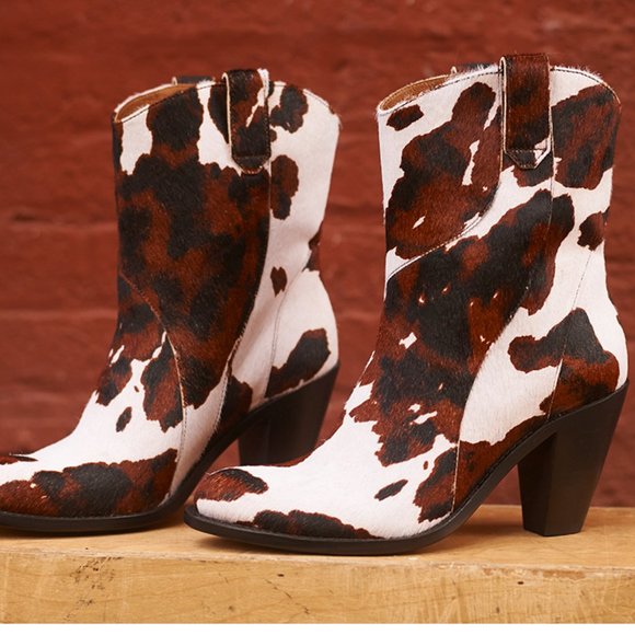 Frye Shoes - RARE Frye Mustang Seam Short Cow Animal Fur Leather Cowboy Pull On Ankle Booties